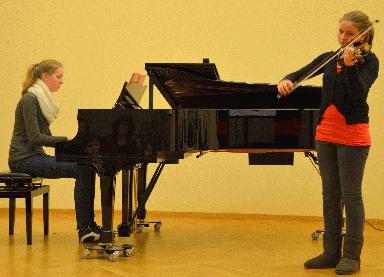 Bild Nummer #Medien_ID#, Anne Röttmann (Violine) und Ida Brunken (Klavier)