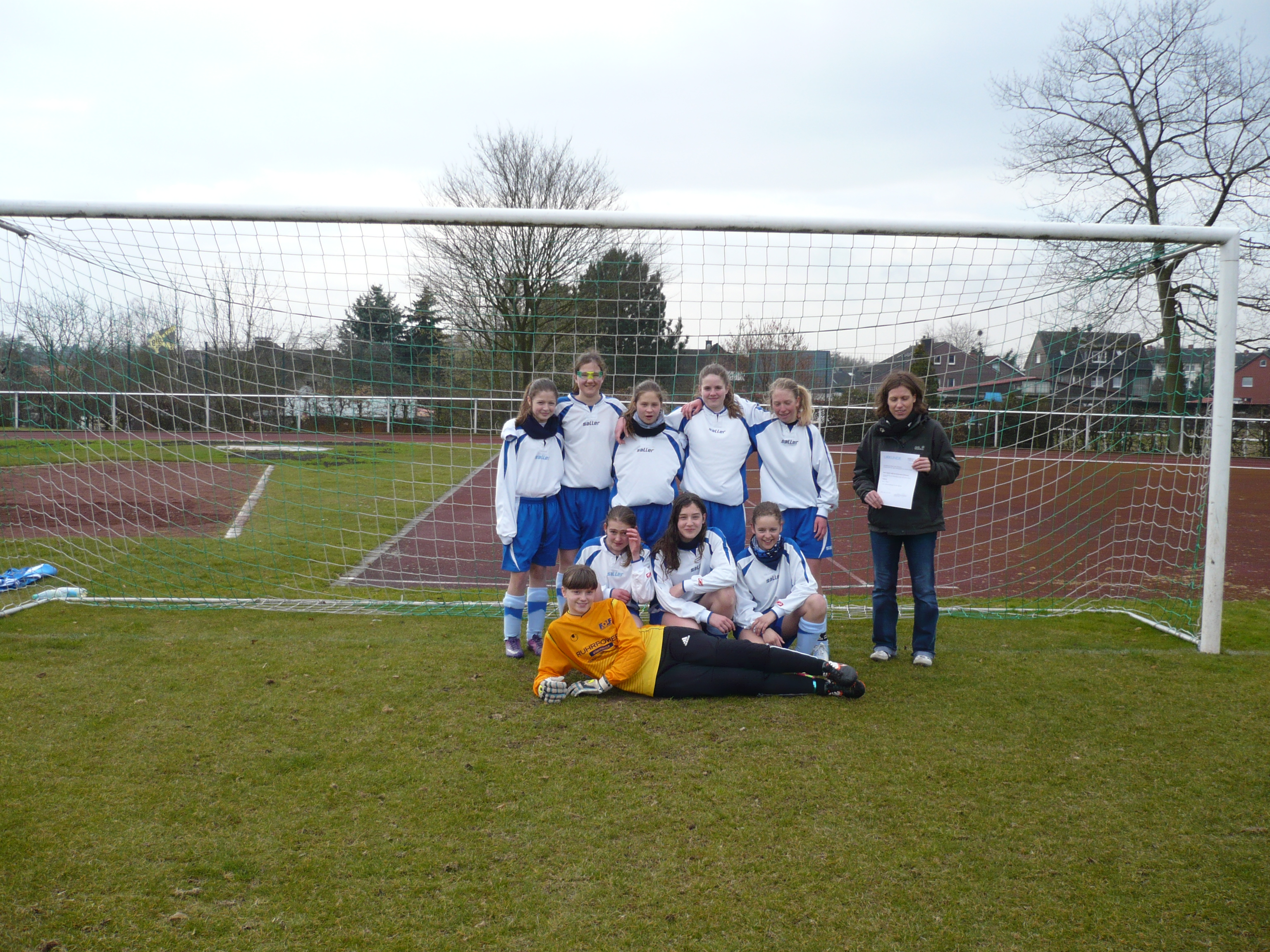 Kreis Unna Presse Und Kommunikation Medienarchiv Kreismeister Madchenfussball Fbg Schwerte 2013
