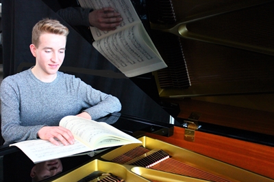 Jungstudent und Bundespreisträger Torben Schott