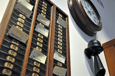 Veränderter Umgang mit der Zeit durch Industriearbeit und Ausbau der Eisenbahn