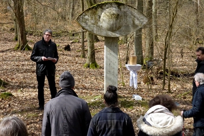 Das Grabmal „Momentum“ 