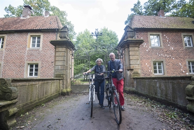 © Münsterland e.V. - Mit dem Fahrrad die 100 Schlösser Route entlang