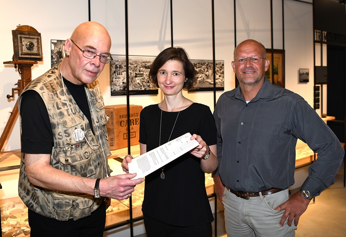 Installation „Grüße an den Herrenabend“