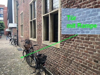 Auf der Rückseite des historischen Rathauses wird eine Tür eingesetzt, die über eine Rampe passierbar sein wird. (Foto: Stadt Bocholt)