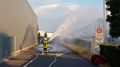 Grenzüberschreitende Feuerwehrübung bei Firma Tekloth - Foto 2