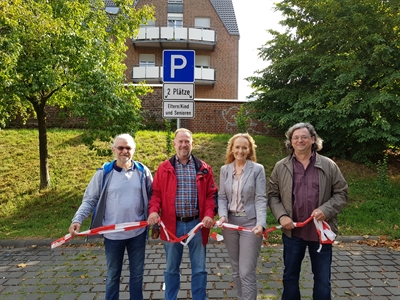 Stadt Borken weist Generationenparkplätze aus – Initiative des Seniorenforums