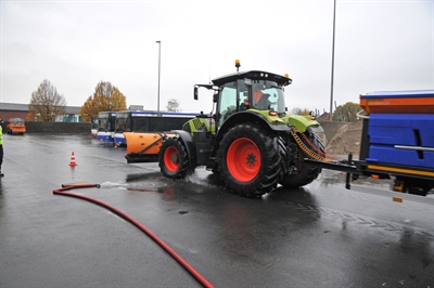 ESB: Fahrsicherheitstraining für den Winterdienst - Bild 1