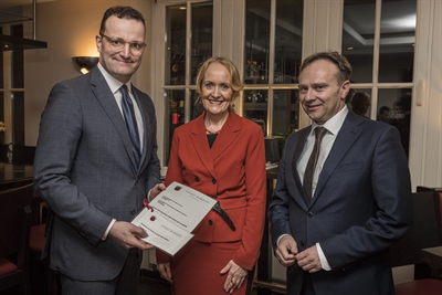 Resolution zum Erhalt der Stroke Unit in Borken an Gesundheitsminster Jens Spahn übergeben