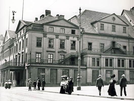Hoftheater am Opernplatz