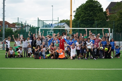 Fairplay auf dem Schulhof - auf dem Fußballfeld geübt  