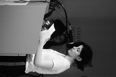  The Poetry Project in Kassel: „Das Paradies wurde zur Schlacht“, vorgetragen von Rojine, Poetin aus Berlin 