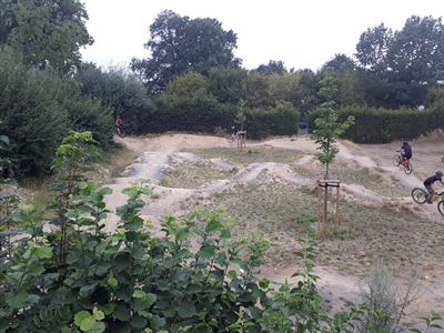 Jugendliche besuchten Bikeparks in Ahaus und Winterswijk 