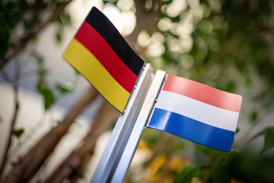 Deutsch-niederländische Flagge Niederlande
