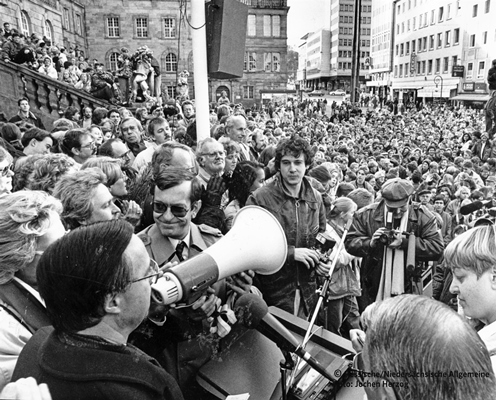 Oberbürgermeister Hans Eichel begrüßt DDR-Besucher 
