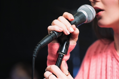 Gesangspodium Musikschule Stockfoto