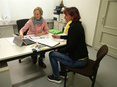 Regionalmanagerin Lioba Galliet gibt Auskunft über Fördermöglichkeiten bei LEADER.