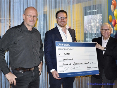 PD Dr. Kai Füldner, Leiter der Städtischen Museen, Johannes Laub, Geschäftsführer CrowdDesk GmbH, Ewald Griesel, Vorstandsmitglied des Vereins der Freunde des Stadtmuseums e.V. (v.l.n.r.) 