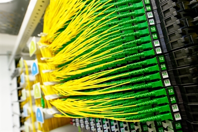 Deutsche Glasfaser stellt in der nächten Woche fünf erforderliche Technikräume (PoPs - Point of Presence) für den zukunftssicheren Glasfaserinfrastrukturausbau auf.