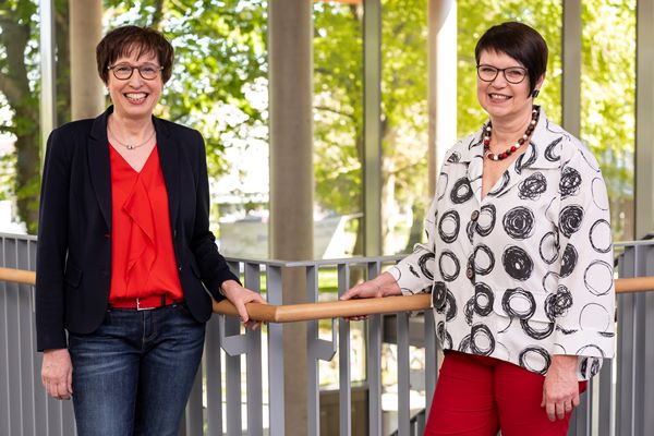 Dr. Karin Müller und Regine Bresler