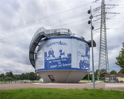 Silke Wagners „Glückauf! Bergarbeiterproteste im Ruhrgebiet“ auf der ehemaligen Kläranlage in Herne