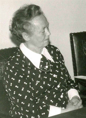 Historische Foto des Monats Januar 2021: Stadtarchivarin Dr. Elisabeth Bröker (1911-1986)
