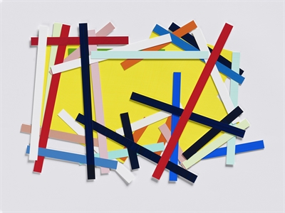 Das großformatige Werk „Eva quer durch Sylt - Gelb“ (1996) in der Ausstellung „Imi Knoebel im FARB