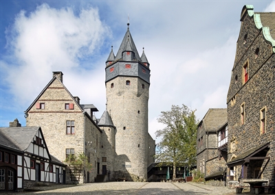 Die Burg Altena ist eine Station auf der digitalen Zeitreise durch das Land NRW anlässlich der Feierlichkeiten zum Tag der Deutschen Einheit in Erfurt. Foto: Stephan Sensen/Märkischer Kreis