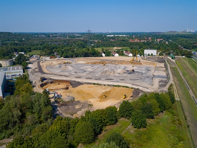 Baufeld der solarthermischen Klärschlammtrocknungsanlage 