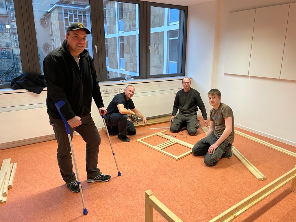 Aufbau Flüchtlingsunterkunft