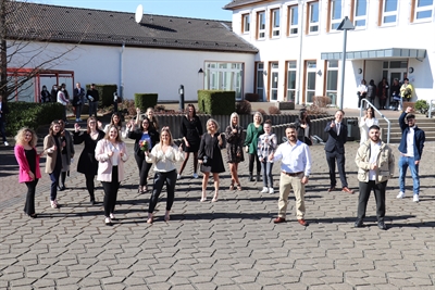 Absolventen Pflegeschule 0322