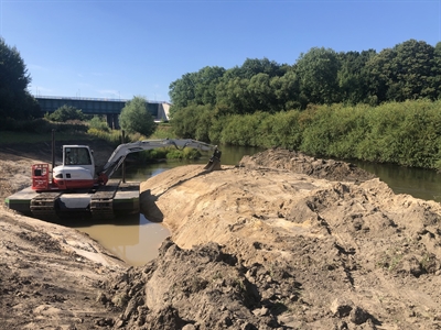 Schwimmbagger auf der Lippe 