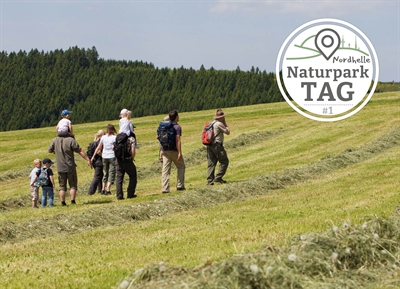 Beim ersten Naturpark TAG auf der Nordhelle werden verschiedene Exkursionen zu Fuß und per Rad angeboten Foto: Sauerland Tourismus