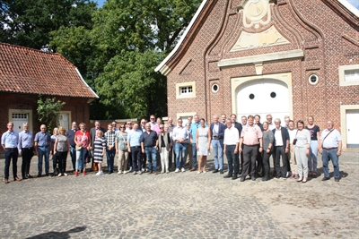 An historischer Stätte: Die Kreistagsmitglieder besuchten auch Haus Rüschhaus - Foto: Kreis Borken