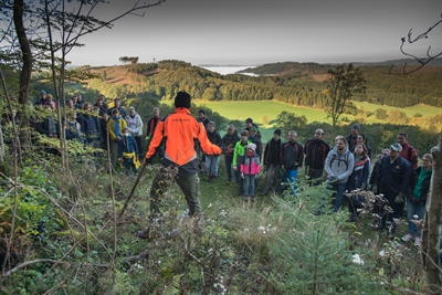 Wer aktiv einen Beitrag zum Umweltschutz und zur Wiederaufforstung leisten möchten, kann am Pflanztag am 8. Oktober in Neuenrade oder am 5. November teilnehmen. Foto: Bergwaldprojekt e.V.