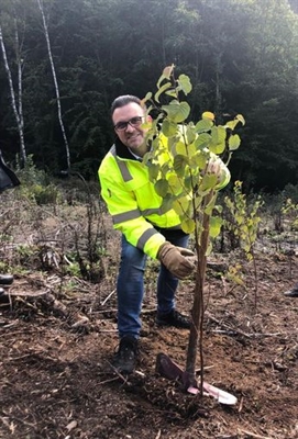 Bürgermeister Joithe unterstützt das Radio MK Einheitsbuddeln