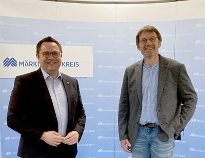 Ganz im Zeichen eines persönlichen Kennenlernens stand der Antrittsbesuch von Dr. Gregor Kaiser, Landtagsabgeordneter von Bündnis 90/Die Grünen aus dem Wahlkreis Olpe, bei Landrat Marco Voge im Lüdenscheider Kreishaus. Foto: Ulla Erkens/Märkischer Kreis
