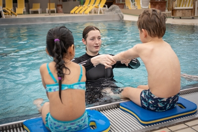 Die Seesternchen-Initiative soll helfen, Kindern die Angst vor dem Wasser zu nehmen