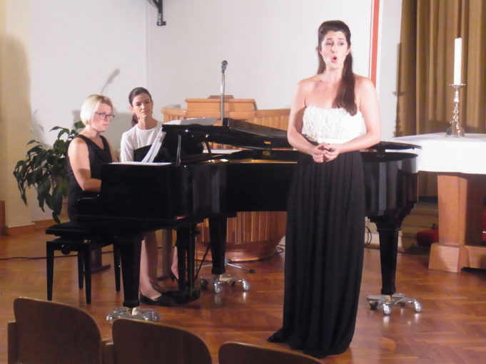 Internationaler Frauentag im FARB - Musikalische Lesung „Frauenbilder“ - Sonntag, 12. März 2023, um 17 Uhr - Tickets an der Tourist-Info / Abendkasse!
