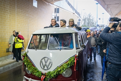 Fahrt mit dem VW-Bulli durch den Magdeburger City-Tunnel