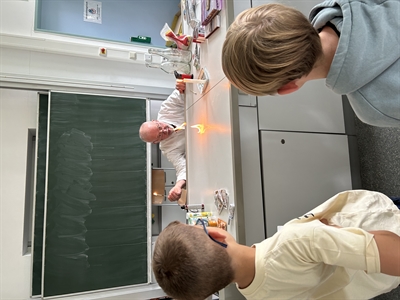 Feuer und Flamme für Chemie mit Manfred Urbschat