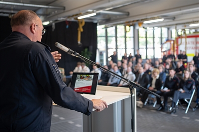 Thomas Deckers, Leiter der Feuerwehr Bocholt, führte durch das Programm