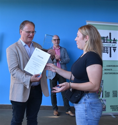 Klima- und Umweltpreis Pokalübergabe