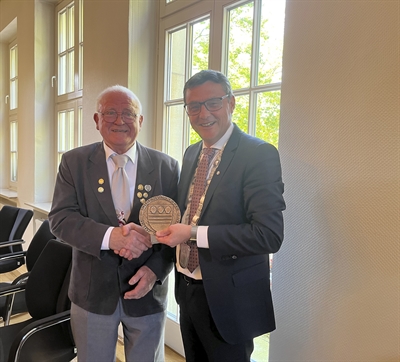 Verleihung Stadtplakette an Gerhard Olbers
