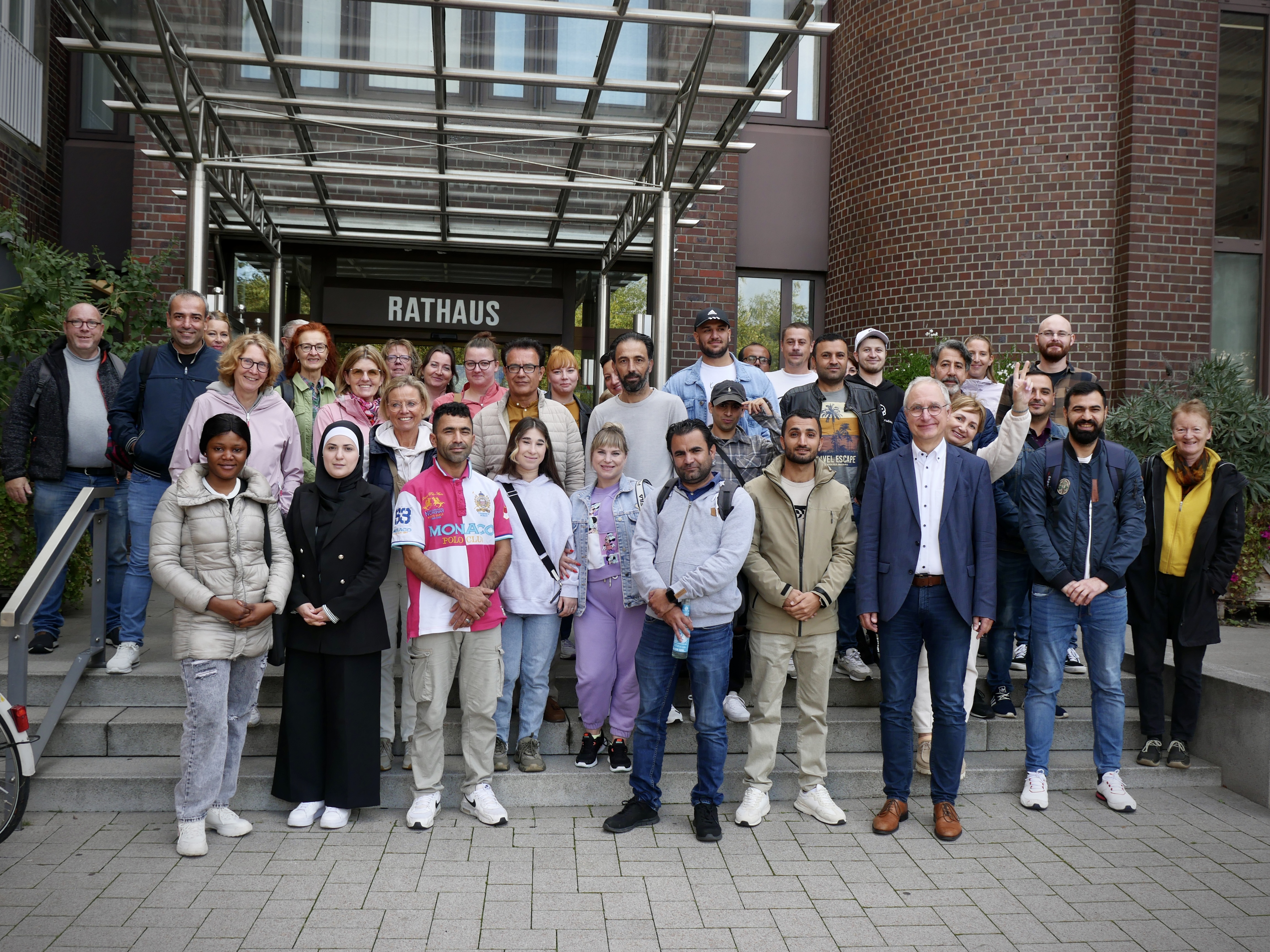 Interkultureller Stadtrundgang - Gruppe zu Gast im Rathaus