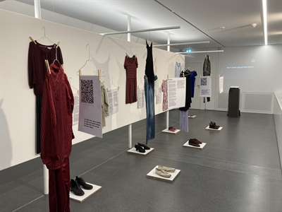 Ausstellung „Was ich anhatte …“