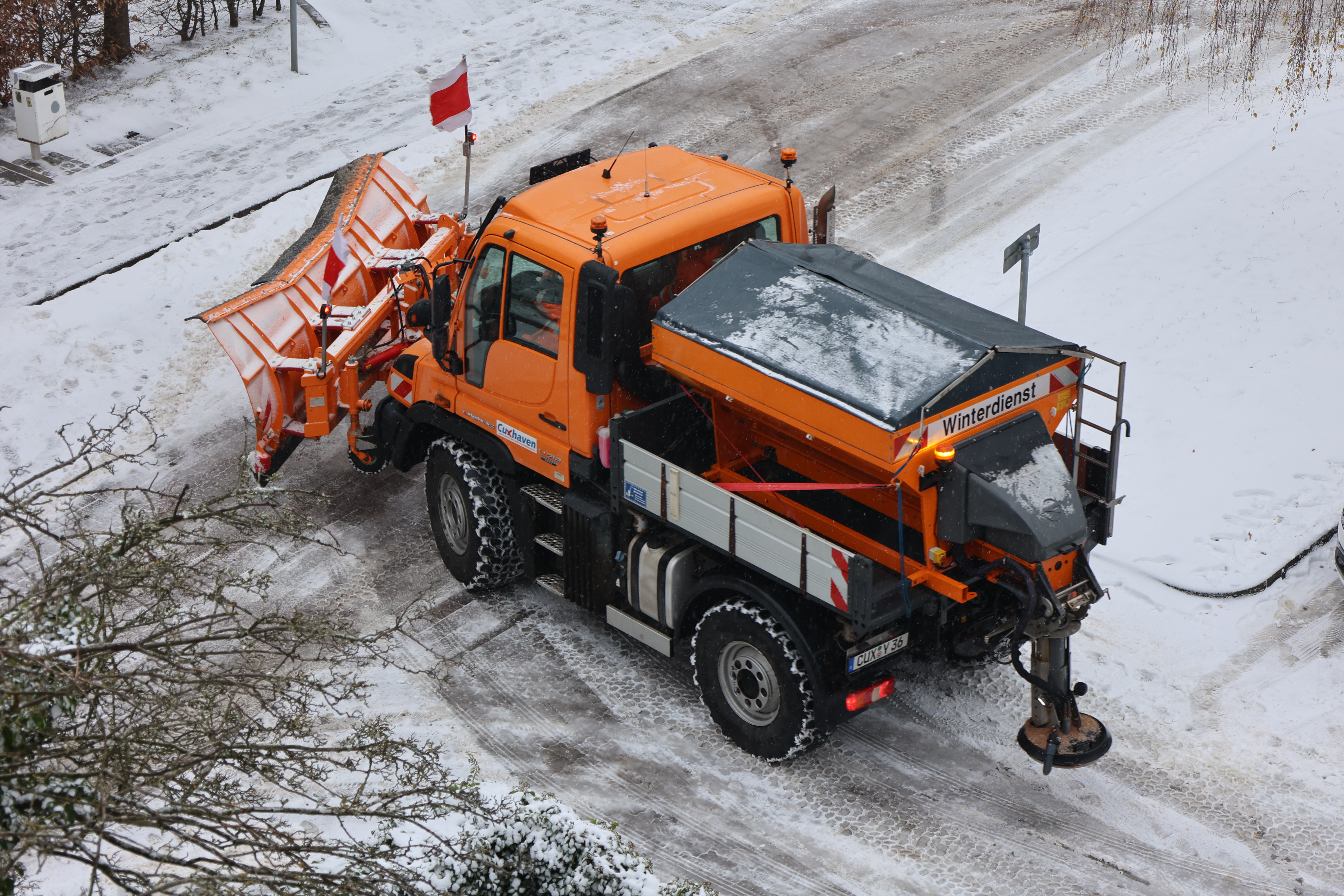 Schnee, Eis und Glätte: Wer ist in der Pflicht? Die Stadt Cuxhaven klärt auf - Auf diese Regeln gilt es in der Winterzeit zu achten