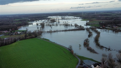 Hochwasser Waltrop - Borker Straße (Foto: Feuerwehr Waltrop)