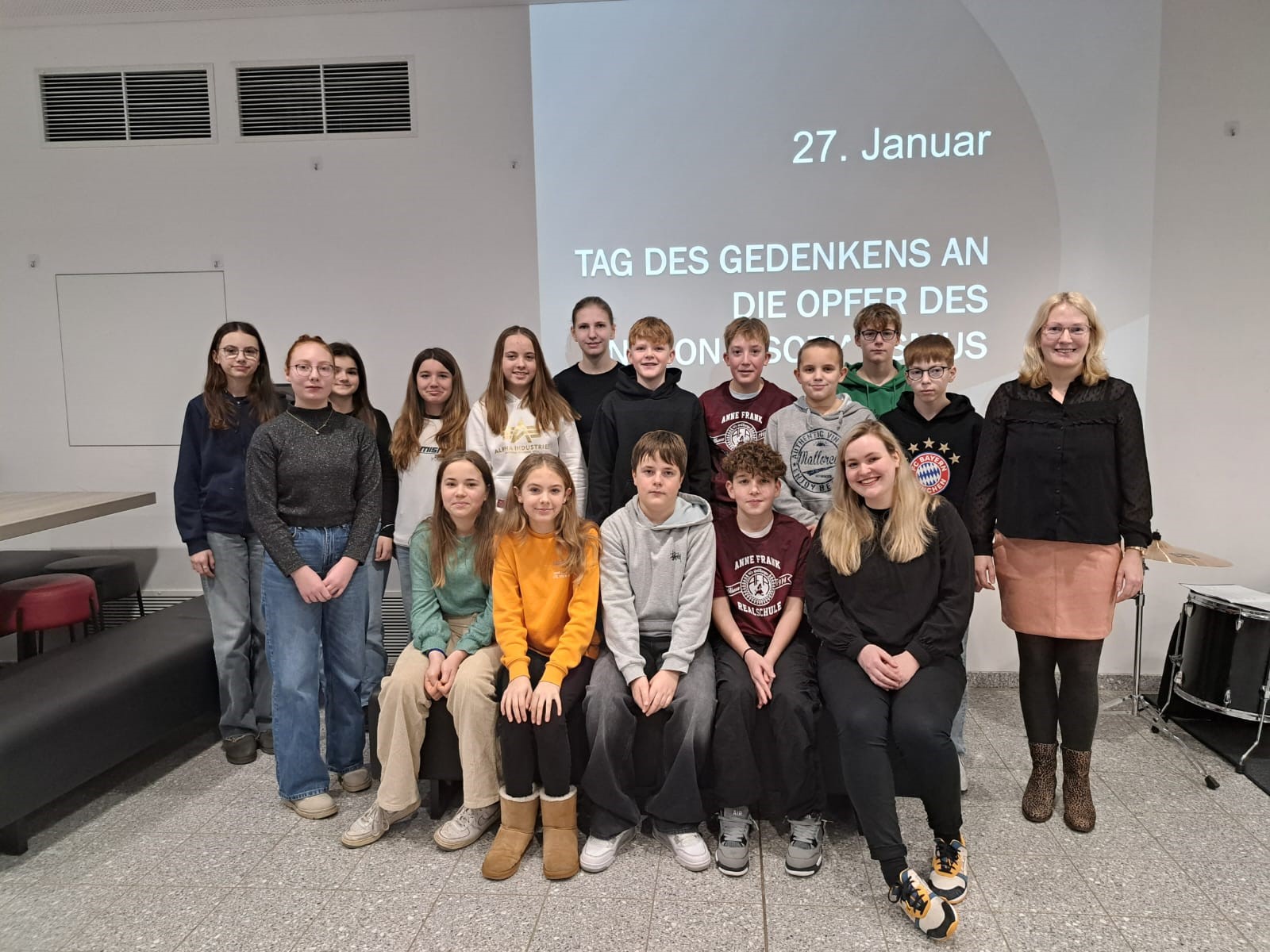 Erfolgreiches Audio Projekt der Ahauser Anne-Frank-Realschule - Zur Riga-Ausstellung „Deportationen - Tatorte – Erinnerungskultur“ im Rathaus