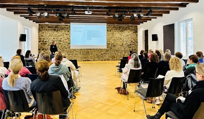 Prof. Dr. Tanja Gabriele Baudson hielt beim Fachtag 