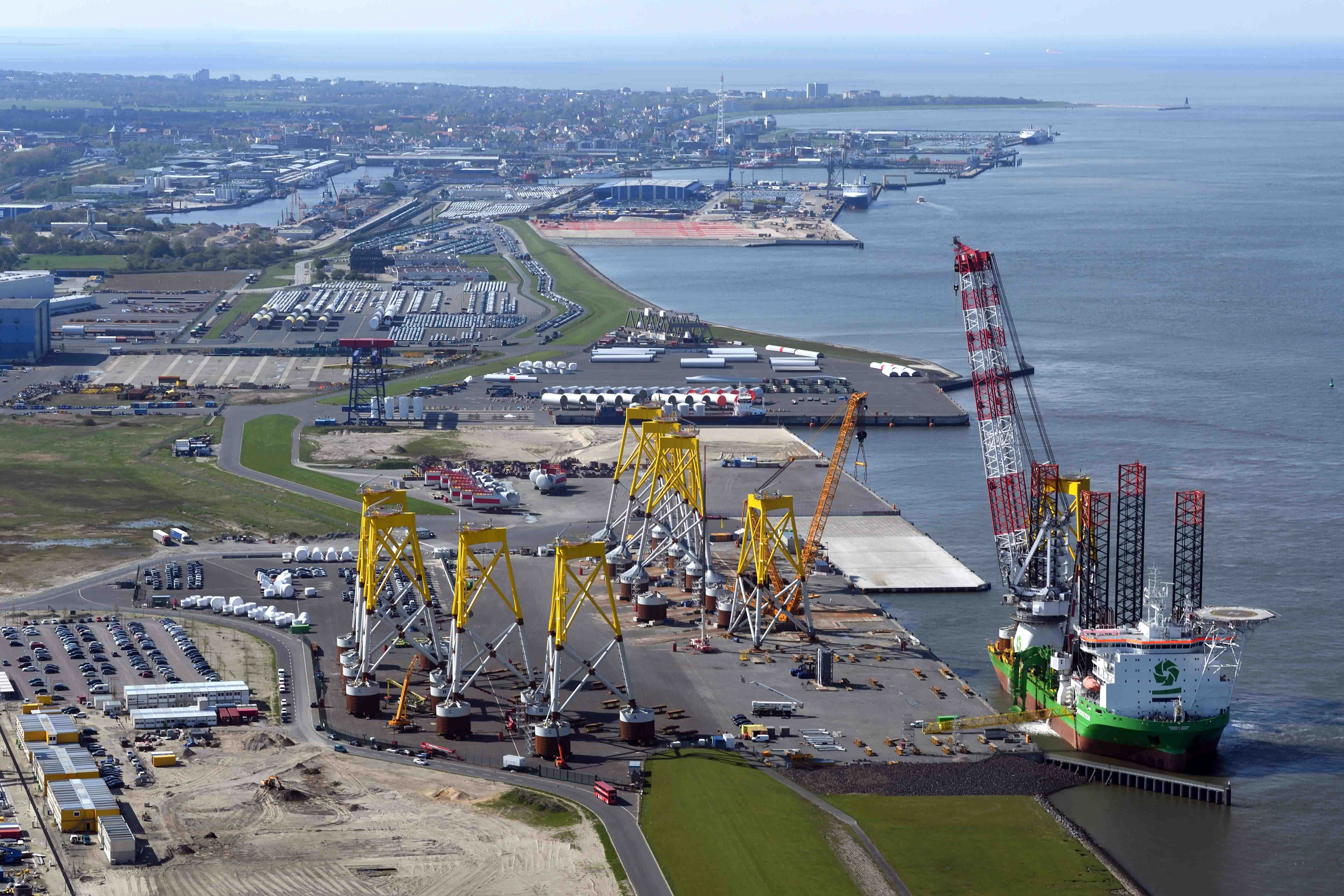 Energiewende im Cuxhavener Hafen: Bund gibt Finanzierungszusage für die Liegeplätze 5 bis 7 